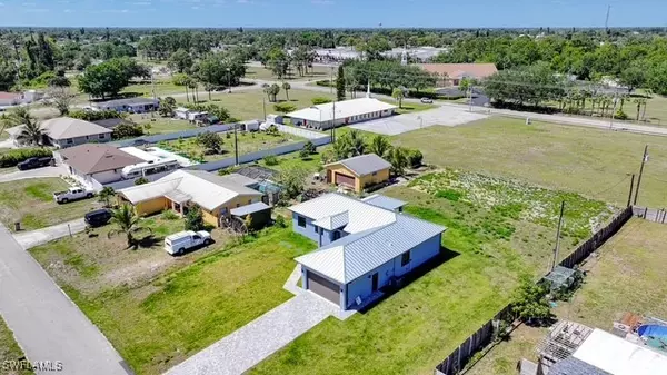 Lehigh Acres, FL 33936,309 FIFTH AVE