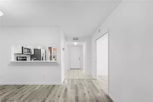 North Fort Myers, FL 33917,5731 Foxlake DR #1