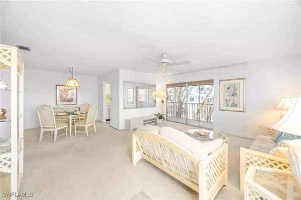 Sanibel, FL 33957,1610 Middle Gulf DR #A5