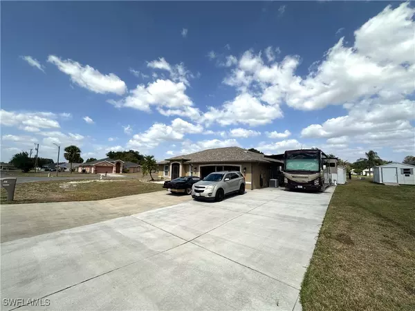 Lehigh Acres, FL 33936,401 Candlewick CIR E