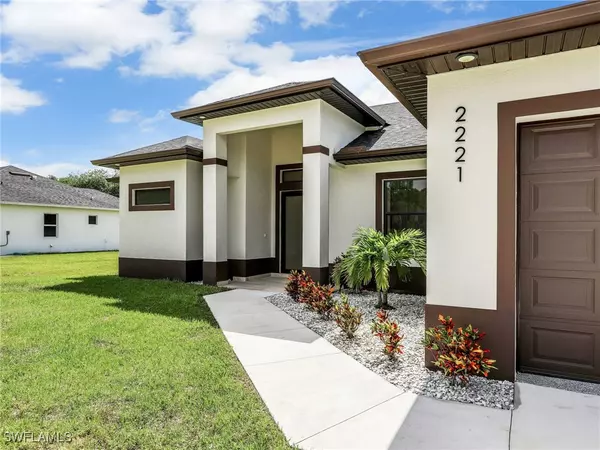 Alva, FL 33920,2221 Robert AVE