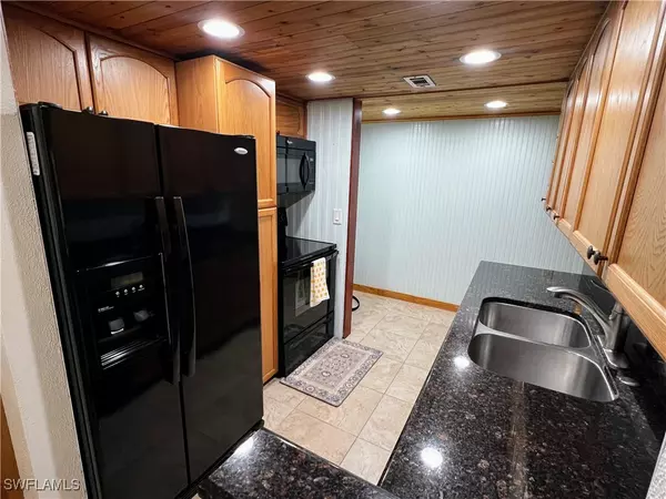 Fort Myers, FL 33901,2366 E Mall DR #114