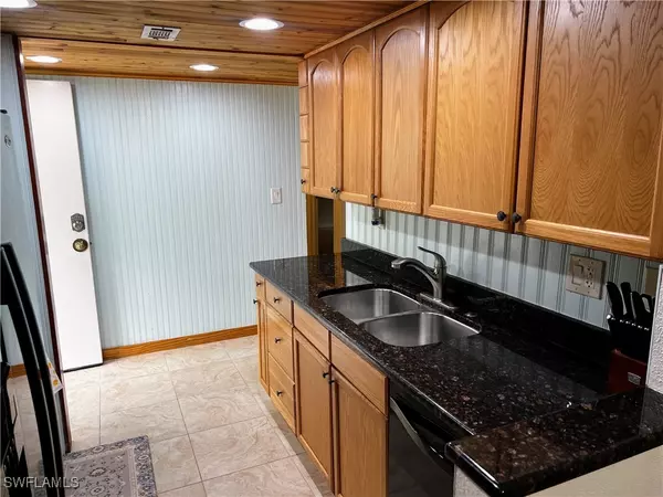 Fort Myers, FL 33901,2366 E Mall DR #114