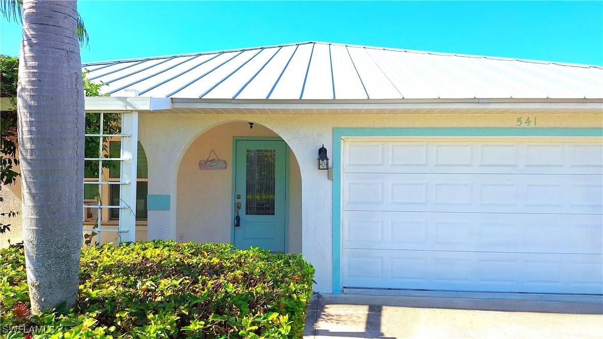 541 110th AVE N, Naples, FL 34108