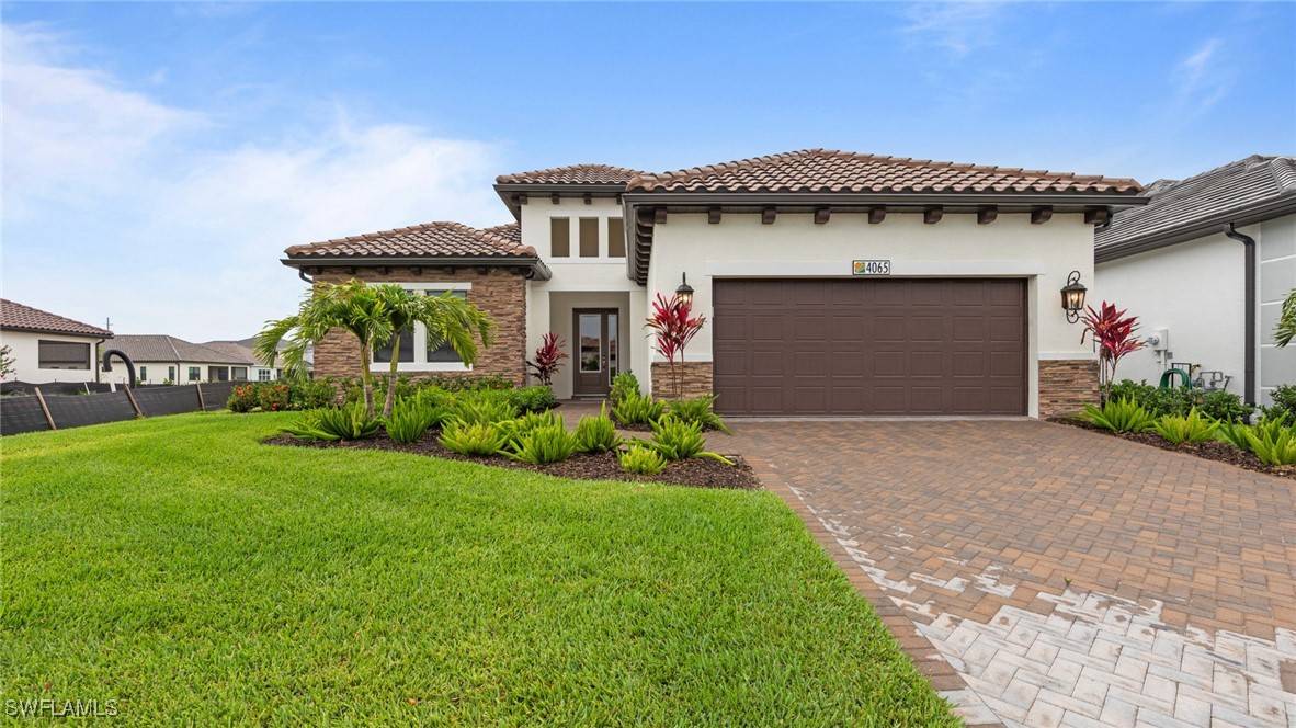 4065 Aquila PL, Naples, FL 34120