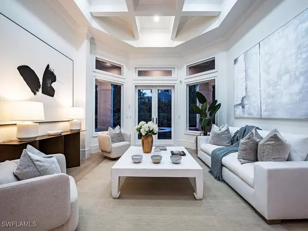 Naples, FL 34103,650 Bow Line DR