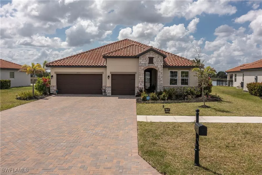 2055 Grove DR, Naples, FL 34120