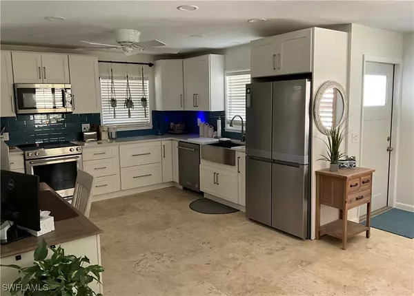 Fort Myers Beach, FL 33931,210 Ohio AVE