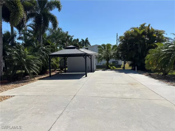 10436 Nightwood DR, Fort Myers, FL 33905