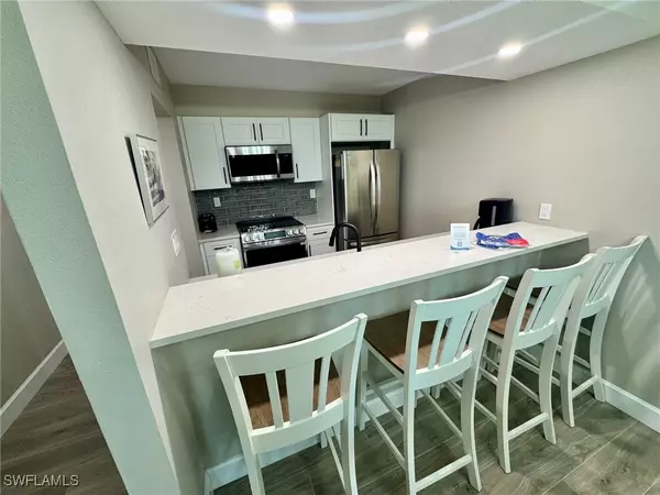 Sanibel, FL 33957,1501 Middle Gulf DR #102I