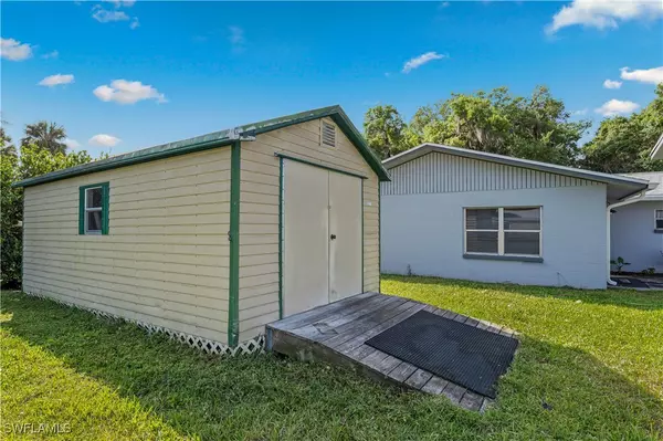 Alva, FL 33920,21900 Pearl ST