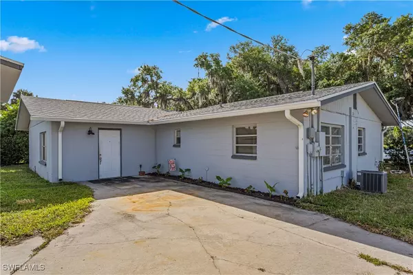 Alva, FL 33920,21900 Pearl ST