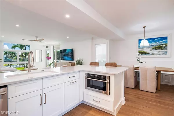 Naples, FL 34103,400 Park Shore DR #203
