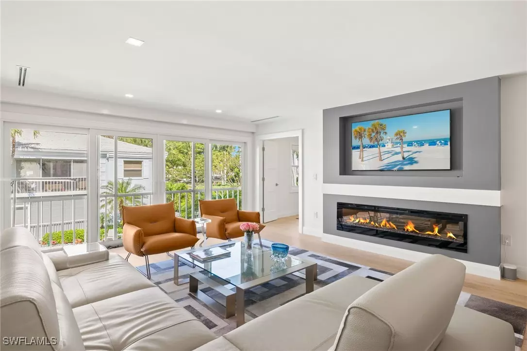 Naples, FL 34102,360 10th AVE S #B200