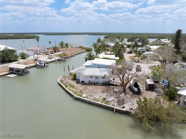 Naples, FL 34140,315 petti DR