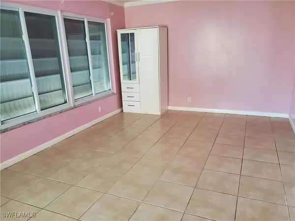 Lehigh Acres, FL 33936,1313 Ellendale CIR