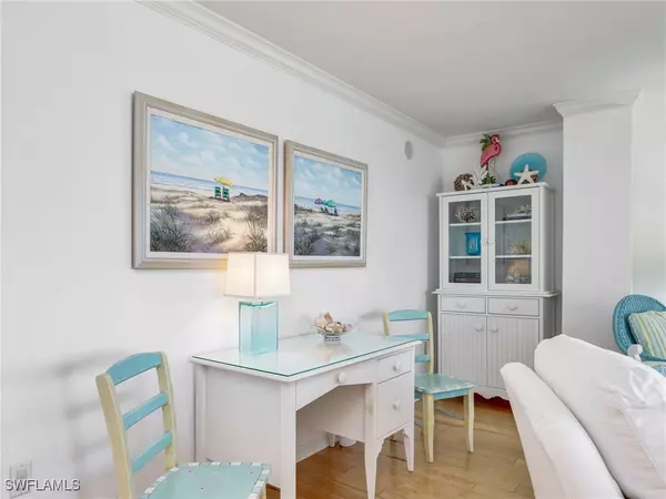 Naples, FL 34108,10851 Gulf Shore DR #605