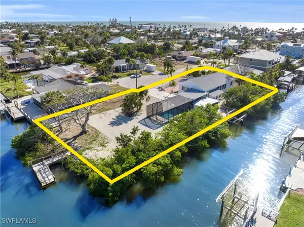 351 Jefferson CT, Fort Myers Beach, FL 33931