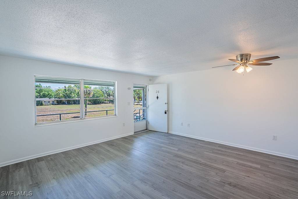 Fort Myers, FL 33916,3225 E Riverside DR #26B