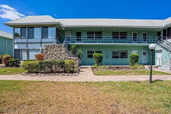 Fort Myers, FL 33916,3225 E Riverside DR #26B