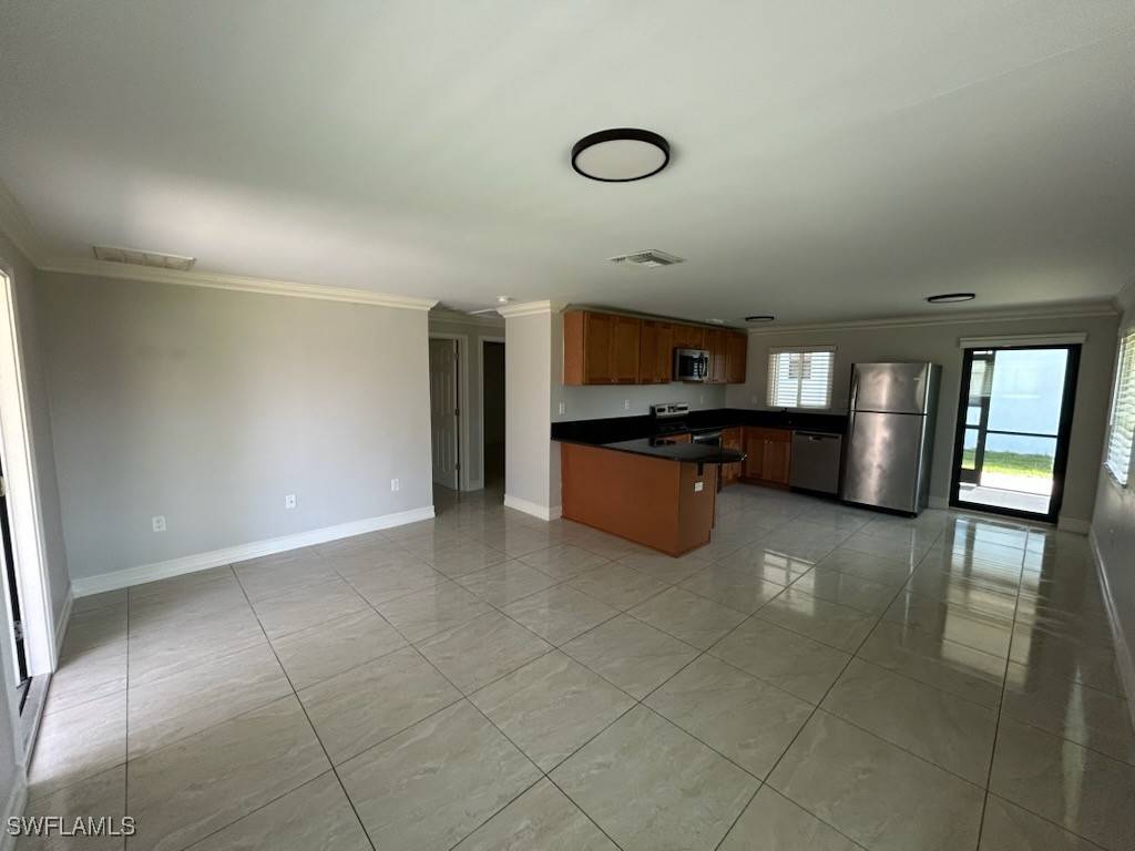 Naples, FL 34108,682 108th AVE N