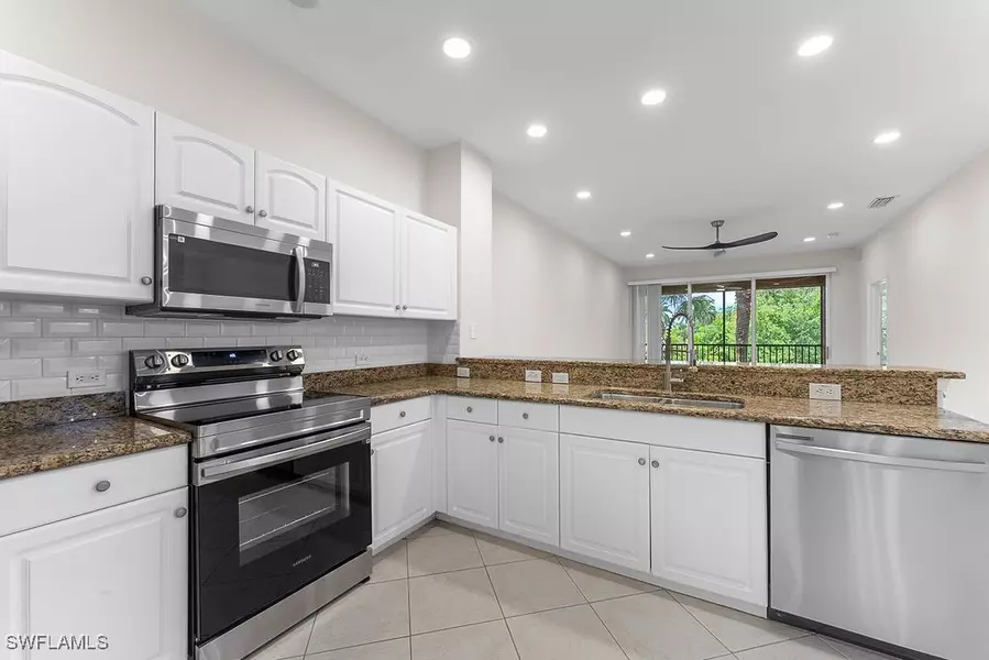 10041 Heather LN #304, Naples, FL 34119