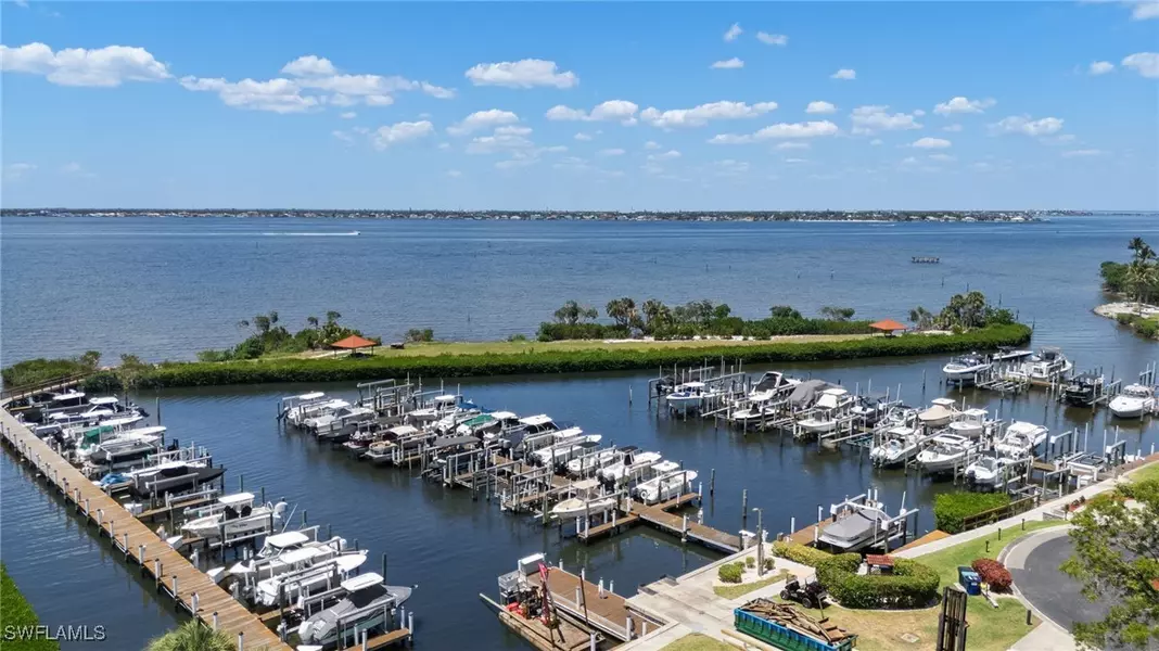 7136 Blanquilla CT, Fort Myers, FL 33908