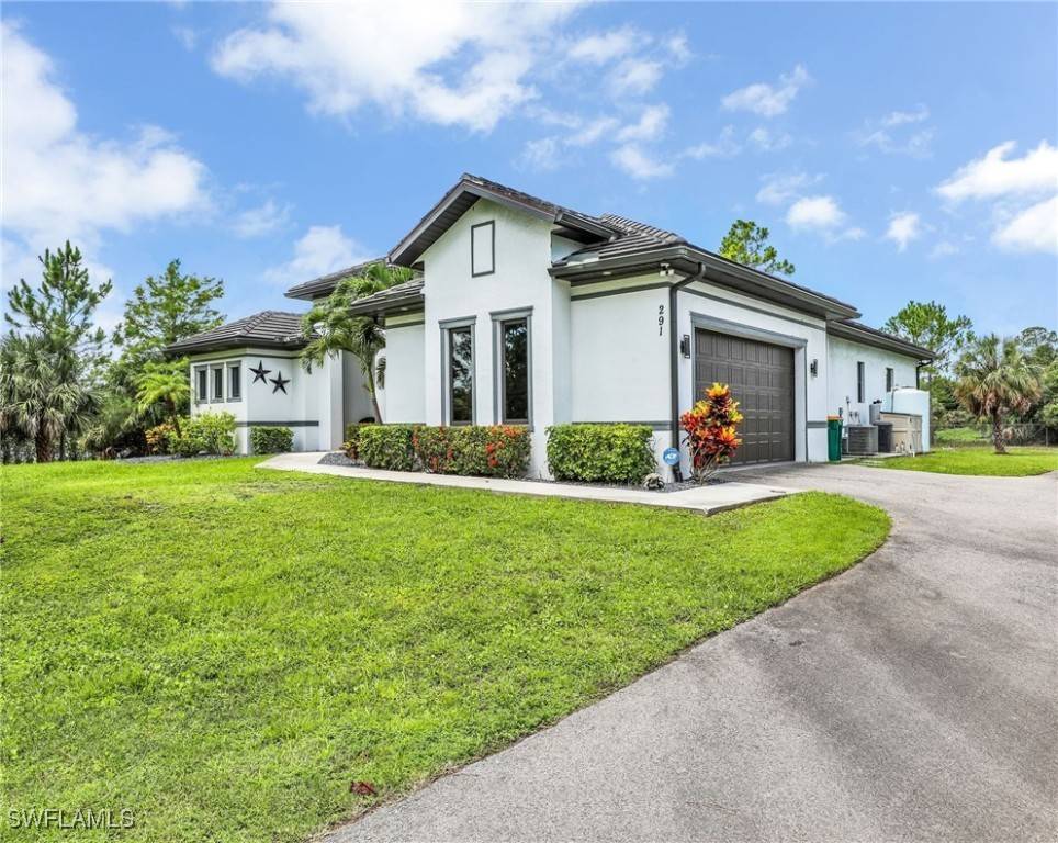 291 10th ST SE, Naples, FL 34117