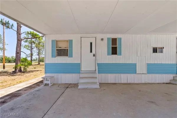 North Fort Myers, FL 33903,242 Caravan CIR