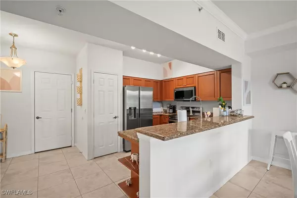 Estero, FL 33928,10121 Villagio Palms WAY #102