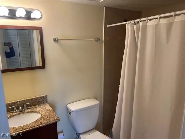 Fort Myers, FL 33919,9261 Central Park DR #206