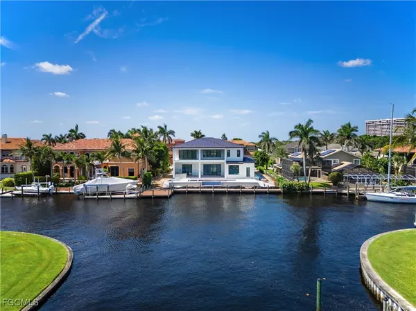 Fort Myers, FL 33919,846 Cypress Lake CIR