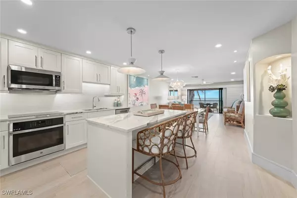 1795 Middle Gulf DR #302, Sanibel, FL 33957