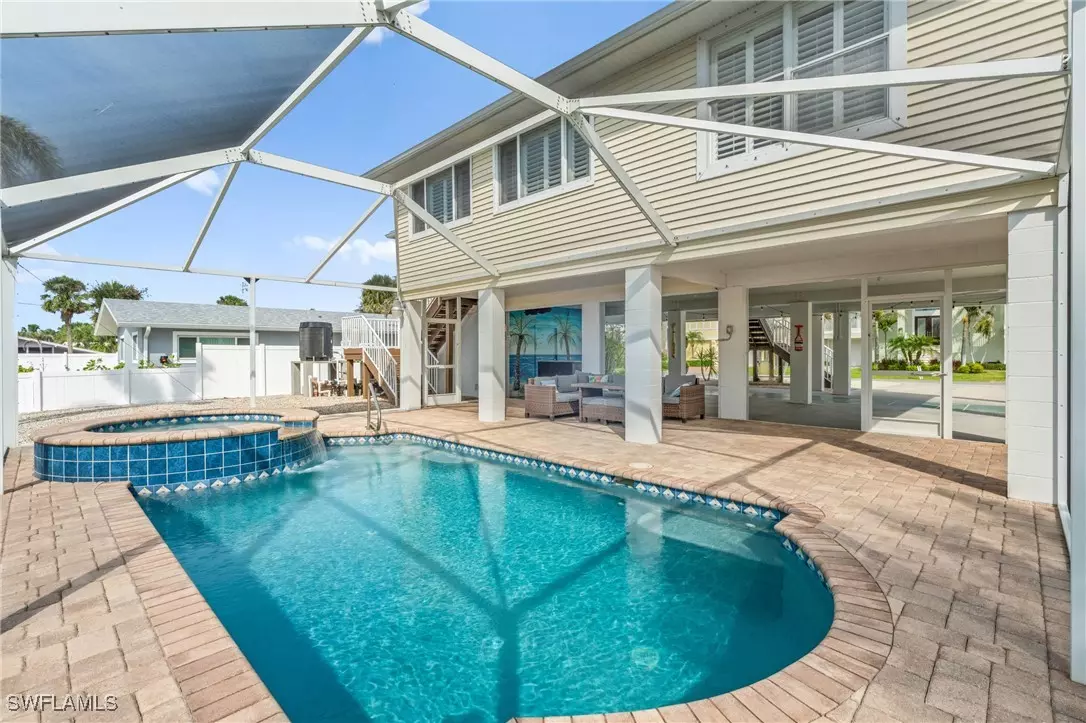 Fort Myers Beach, FL 33931,320 Madison CT
