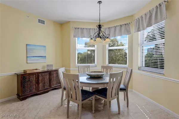 Naples, FL 34108,460 LAUNCH CIR #301