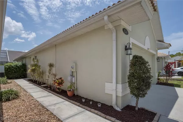 Naples, FL 34119,8546 Silk Oak LN