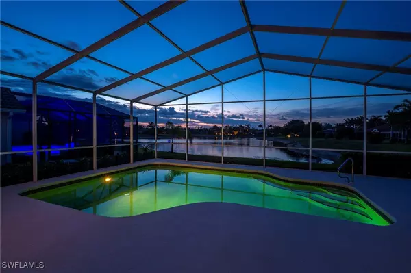 1526 Vintage LN, Naples, FL 34104