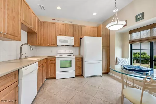 Naples, FL 34104,7805 Woodbrook CIR #3001