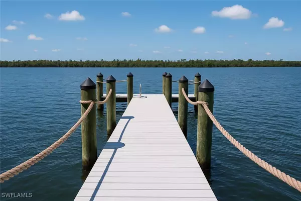 Fort Myers Beach, FL 33931,118 Mandalay RD