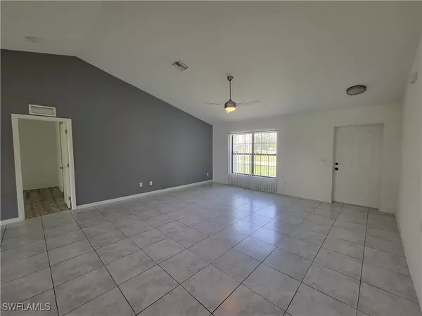 Cape Coral, FL 33991,322 SW 23rd ST