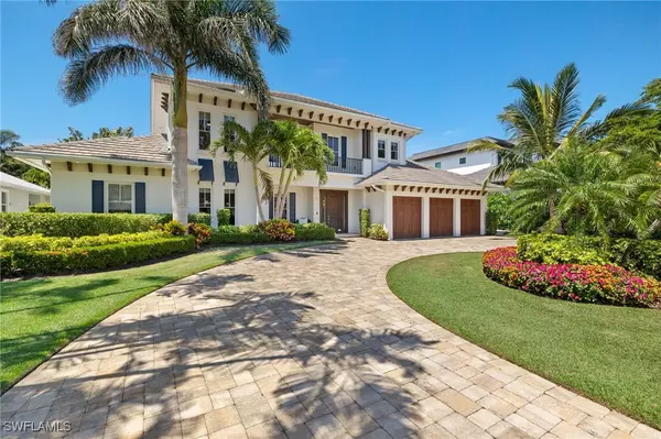655 7TH AVE N, Naples, FL 34102