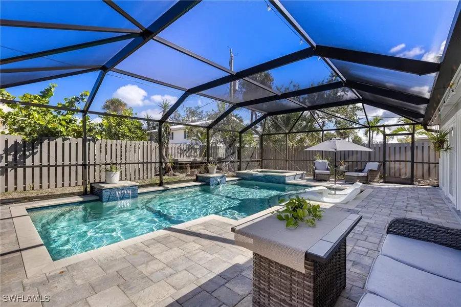 179 Hibiscus DR, Fort Myers Beach, FL 33931