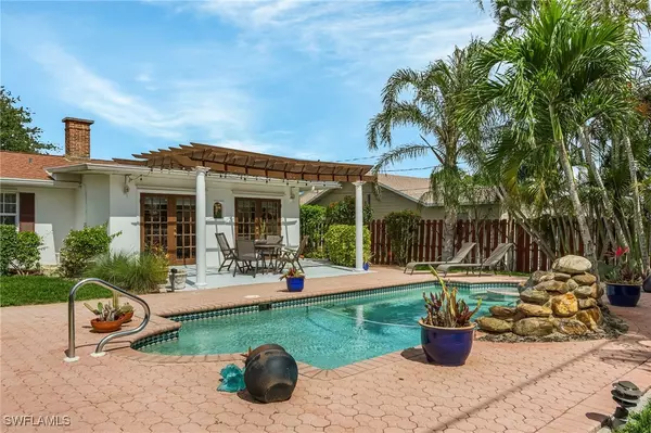 27553 Playa Del Rey LN, Bonita Springs, FL 34135