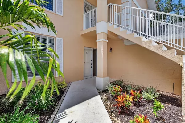 737 Wiggins Lake DR #102, Naples, FL 34110