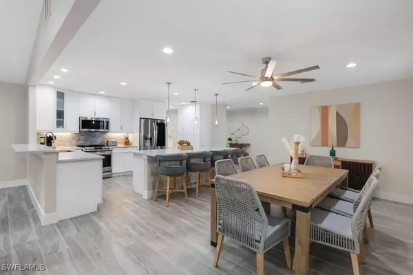 1100 Royal Palm DR, Naples, FL 34103