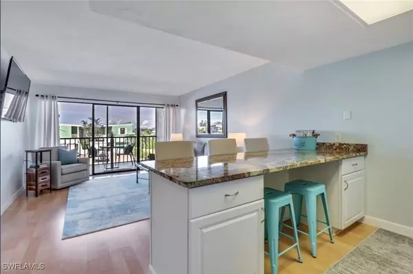 260 Southbay DR #103, Naples, FL 34108