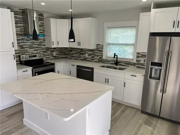 North Fort Myers, FL 33903,1165 Palm AVE #5B