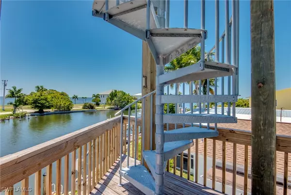 Matlacha, FL 33993,2579 Third ST