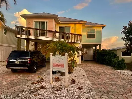 2579 Third ST, Matlacha, FL 33993