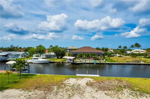 Fort Myers, FL 33919,122 Placid DR